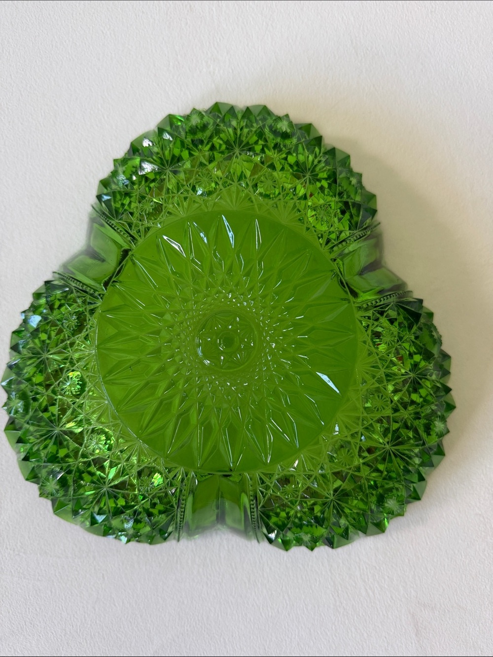 Vintage Hazel Atlas Style Green Pinwheel Starburst Triangle Glass Bowl 10” - Picture 2 of 6